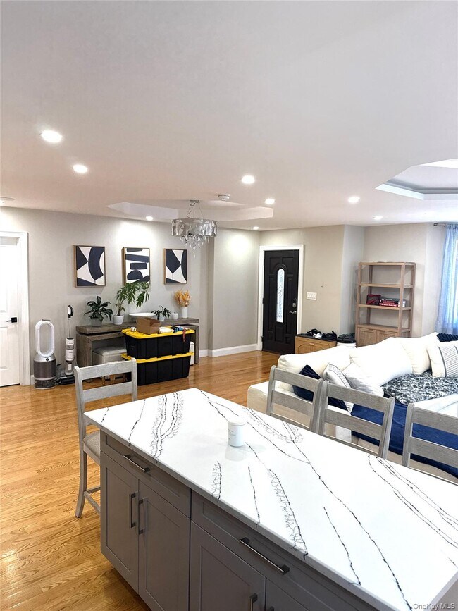 Building Photo - 249-10 139th Ave