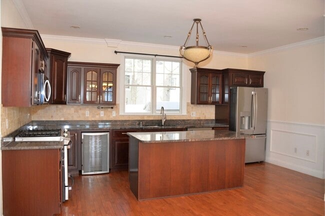 Building Photo - 15 Hay Rd