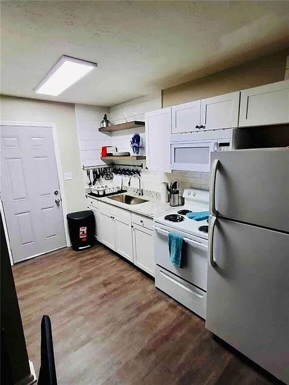 Building Photo - 6118 Austell Ave