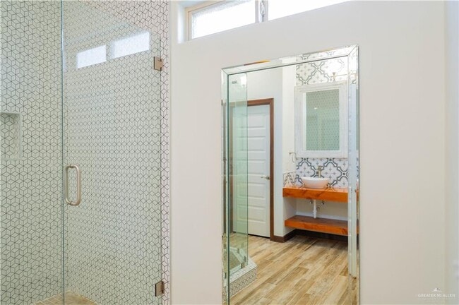 Building Photo - 10 N J Hernandez St