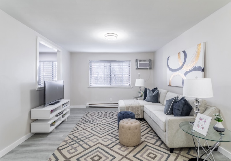 Building Photo - 311-313 N Sycamore Ave