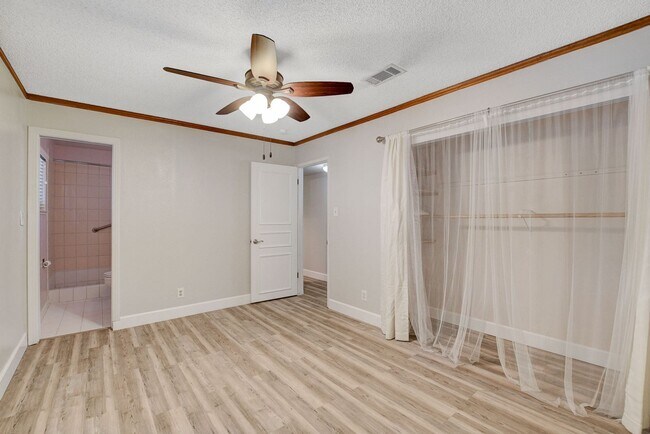 Building Photo - Charming Single-Story Home in Prime Northwest Location