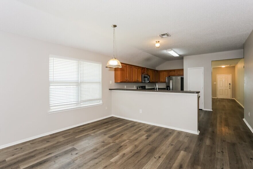 Building Photo - 1711 Venus Dr W