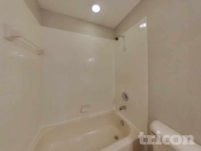 Building Photo - 10636 Deerberry Dr