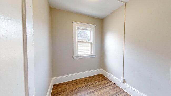Building Photo - 5 bedroom/1 bath, Old Brooklyn