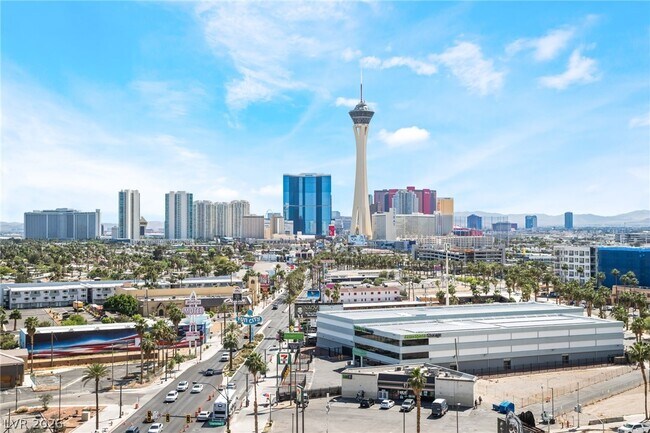 Building Photo - 900 S Las Vegas Blvd