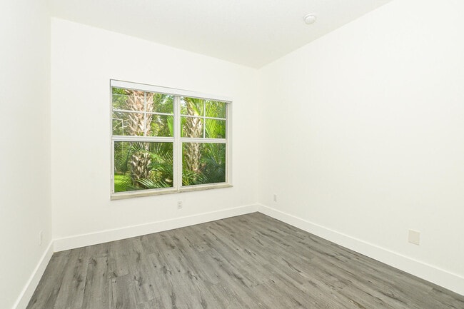 Building Photo - 3944 Sabal Way