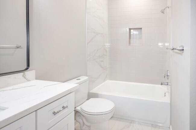 Building Photo - 5036 Mallow St