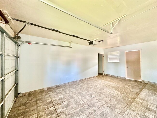 Building Photo - 4303 Balcones Dr