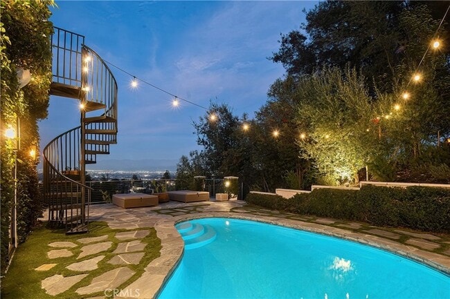 Building Photo - 3642 Alta Mesa Dr