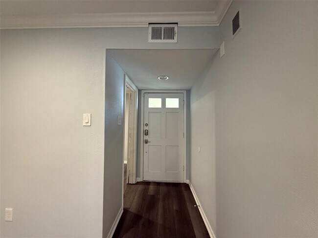 Building Photo - 777 Bering Dr