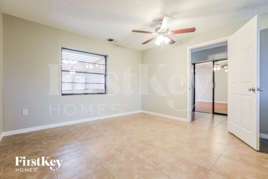 Building Photo - 8340 Brandeis Cir W