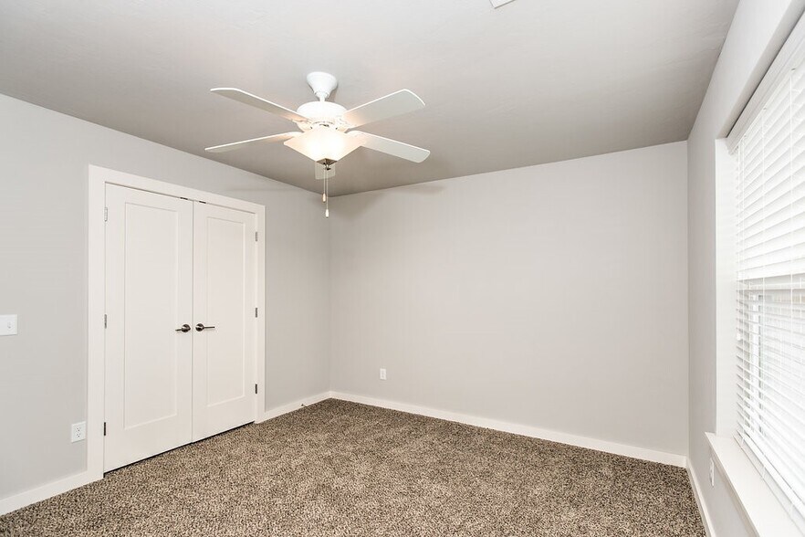 Building Photo - 17612 Sunny Hollow Rd
