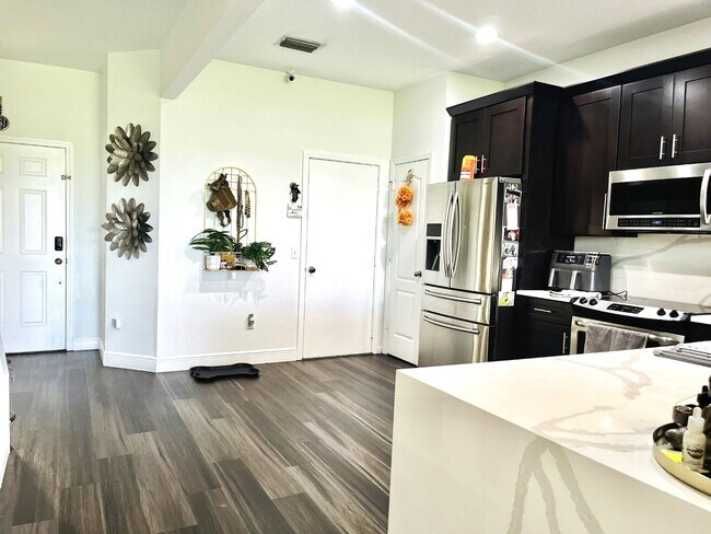 Building Photo - 4971 Pond Ridge Dr