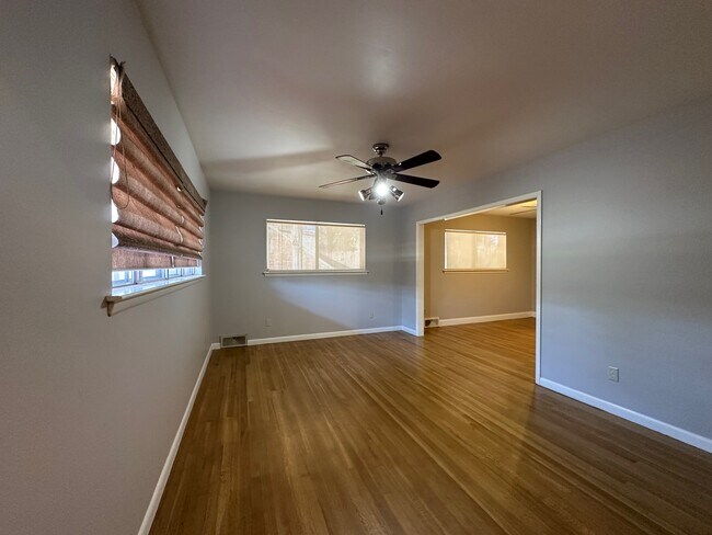 Living Room - 5538 Rich Rd