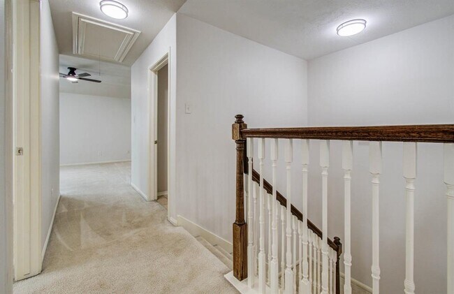 Building Photo - 14543 Bergenia Dr