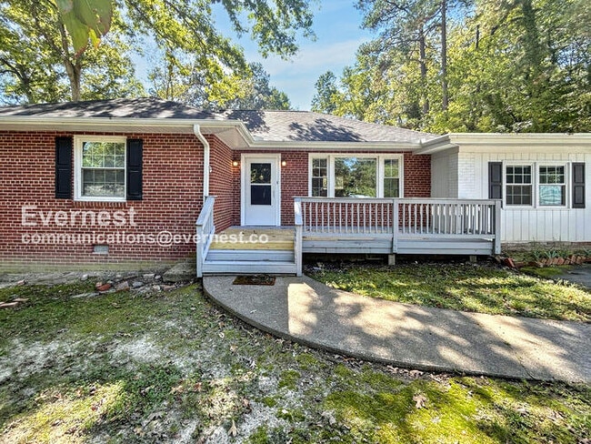 Building Photo - 5631 Swan Dr
