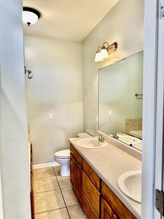 Building Photo - 124 Whitney Ave