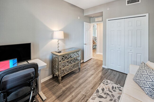 Building Photo - Available for immediate occupancy - 2BR/2BA Furnished Annual Condo available in Treviso Bay with ...