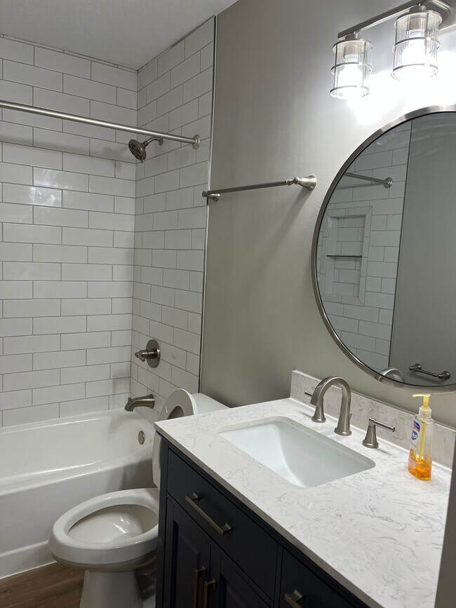 Building Photo - 10728 Lexington Dr