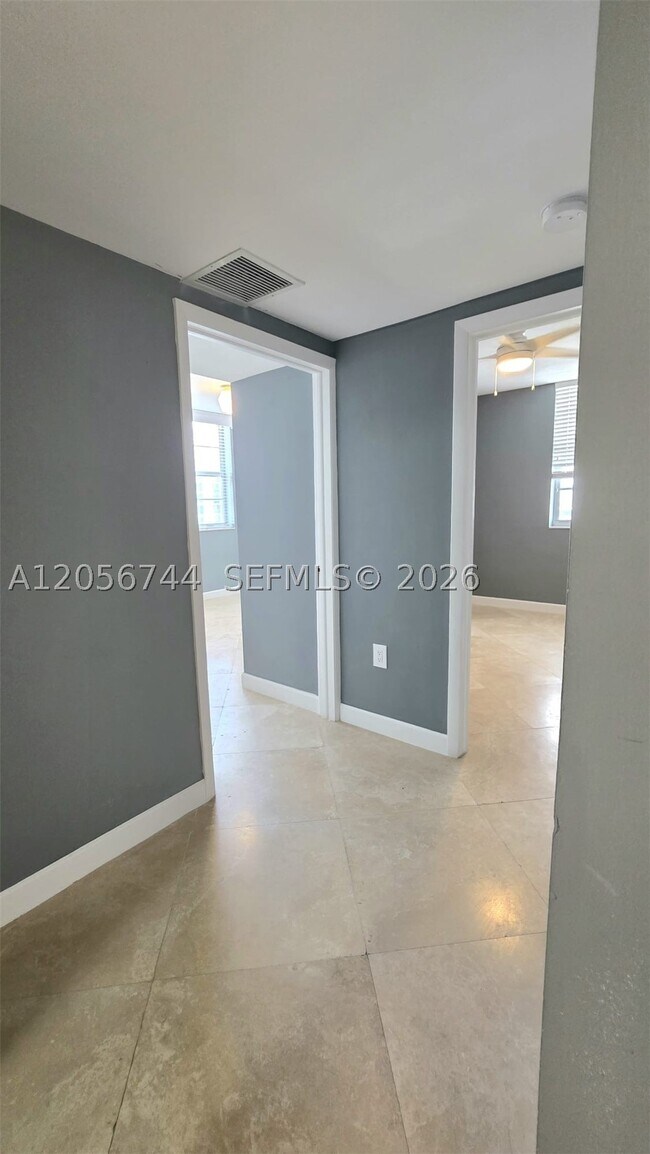 Building Photo - 5825 Collins Ave