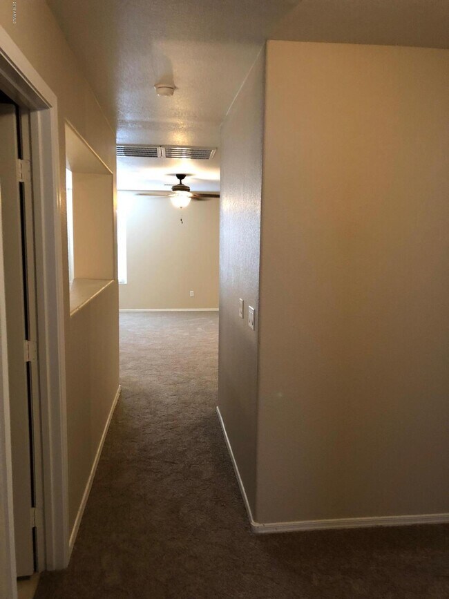 Building Photo - 4607 N 93rd Ave