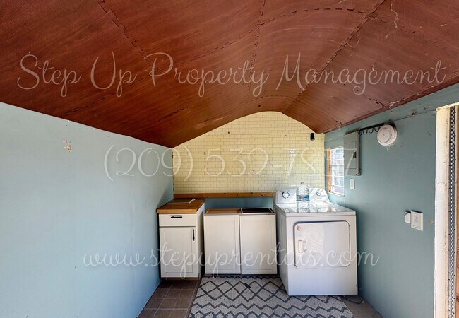 Building Photo - Charming Country Living with Modern Solar Power in Chinese Camp