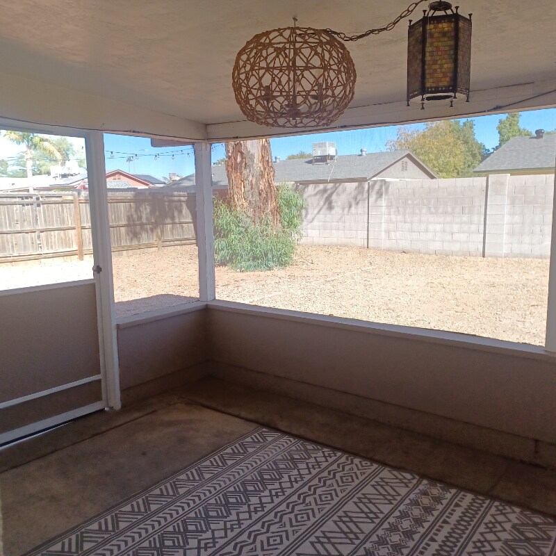 Building Photo - 17621 N 42nd St