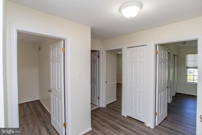 Building Photo - 1739 McNelis Dr
