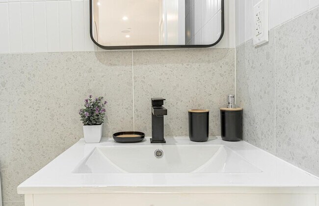 Building Photo - 1255 Decatur St