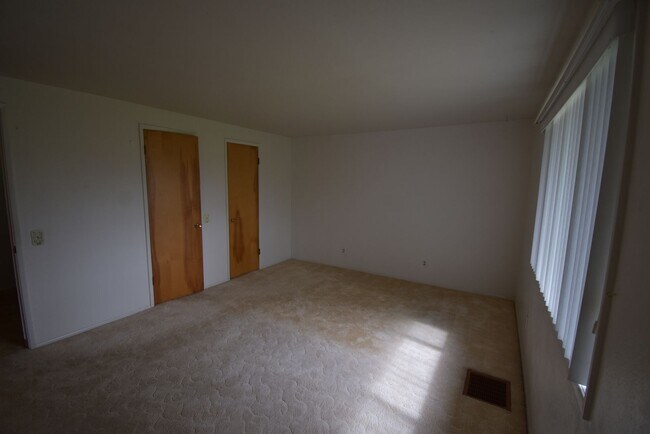 Building Photo - 34885 Lake Creek Dr