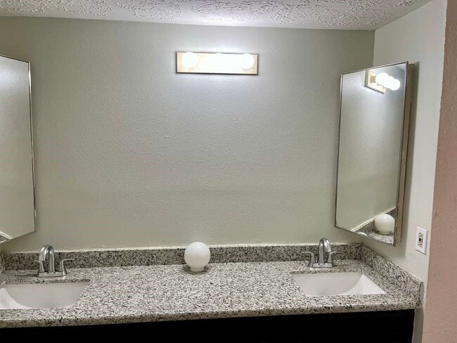 Building Photo - 13511 Quetzal Ln