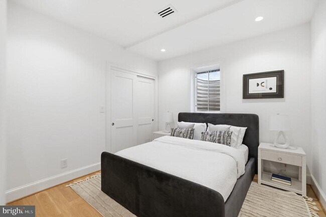 Building Photo - 3418 Reservoir Rd NW