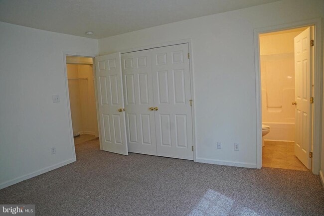 Building Photo - 122 Sinker Dr