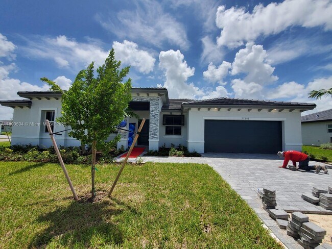 Primary Photo - 17000 SW 291st St