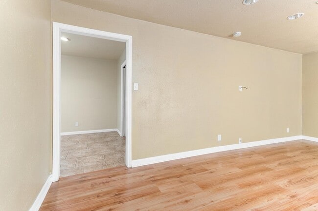 Building Photo - 4770 Corkwood Ln