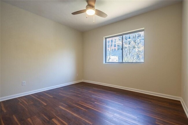 Building Photo - 91 Rumson Rd NE