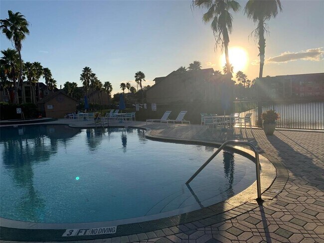 Building Photo - 4105 Tropical Isle Blvd