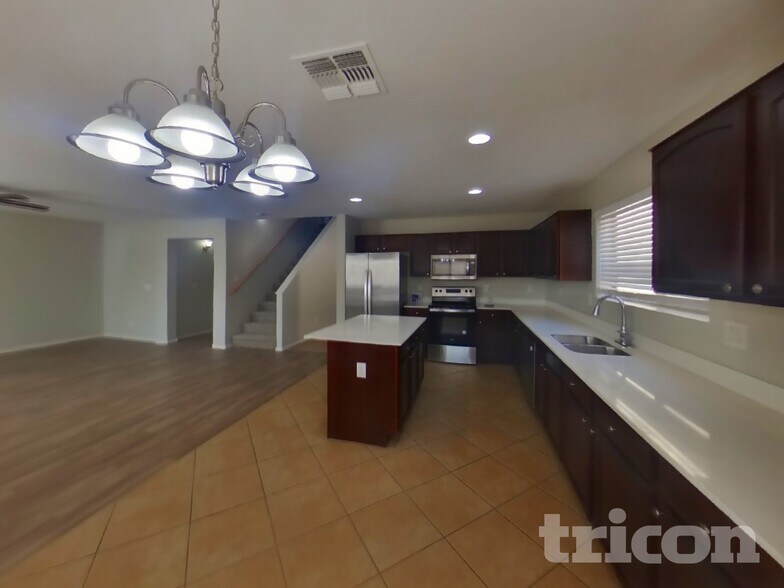 Building Photo - 40081 W Hayden Dr