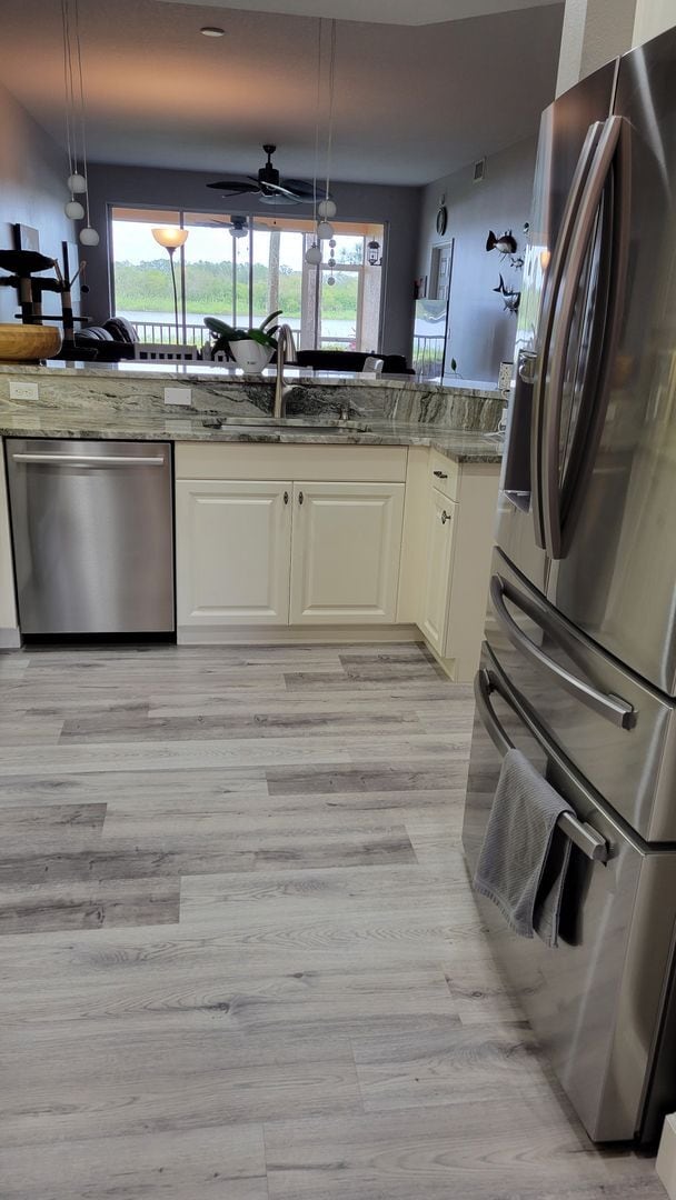 Building Photo - Annual UNfurnished 2/2 ground floor condo in water front boating community