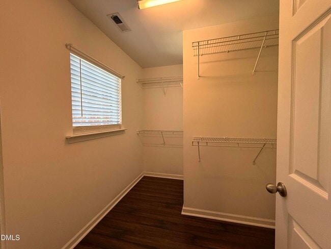Building Photo - 606 Sawcut Ln