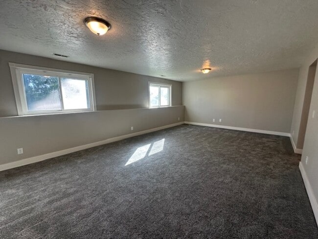 Building Photo - 1175 W 1420 N