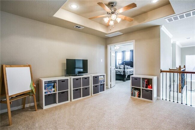 Building Photo - Immaculate home on a beautifully landscaped lot, tandem garage, plenty of storage!