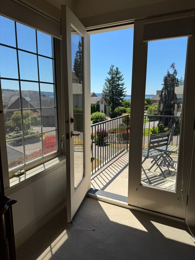 Building Photo - 4bd/4ba Kirkland House