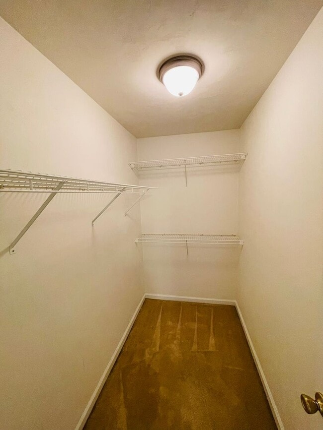 Building Photo - GLEN AT GOLDEN EAGLE