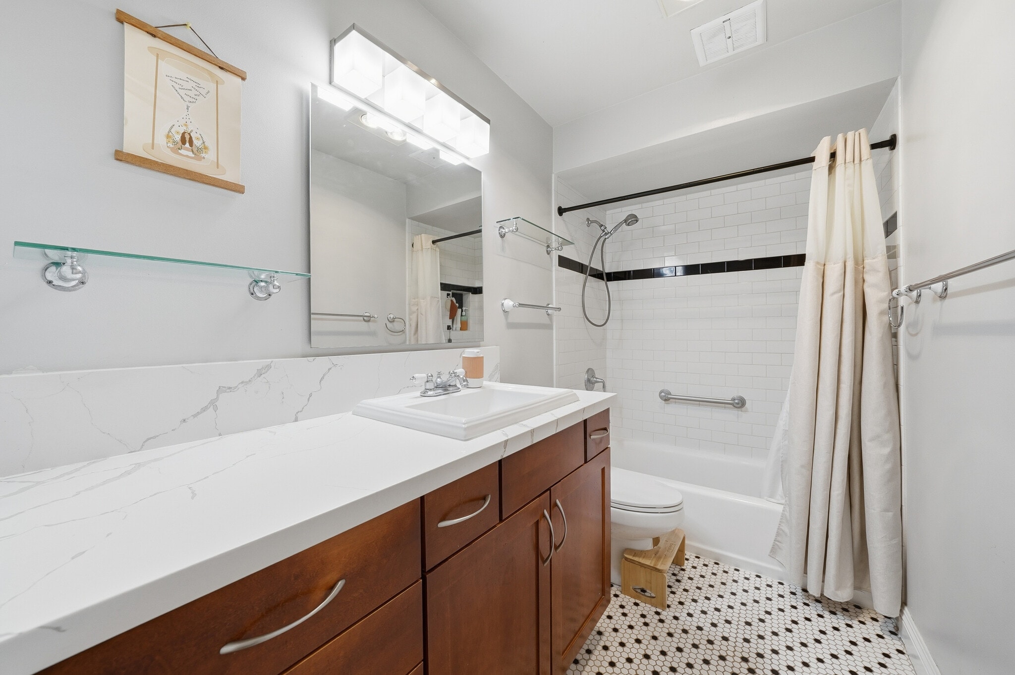 Building Photo - 3815 3rd Ave