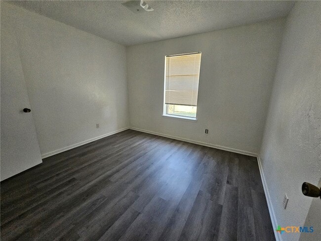 Building Photo - 104 W Anderson Ave