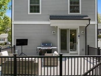 Building Photo - 171 Phipps St