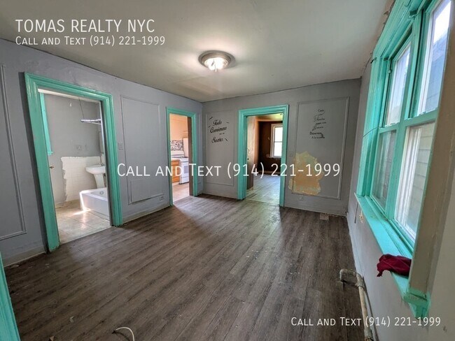 Building Photo - 153 McLean Ave