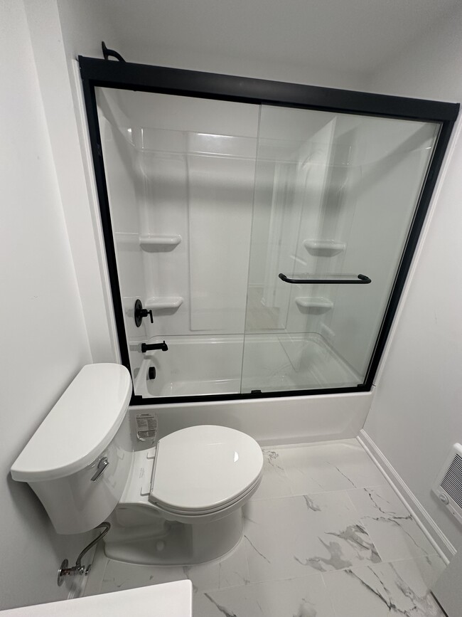 Building Photo - 15 Church St